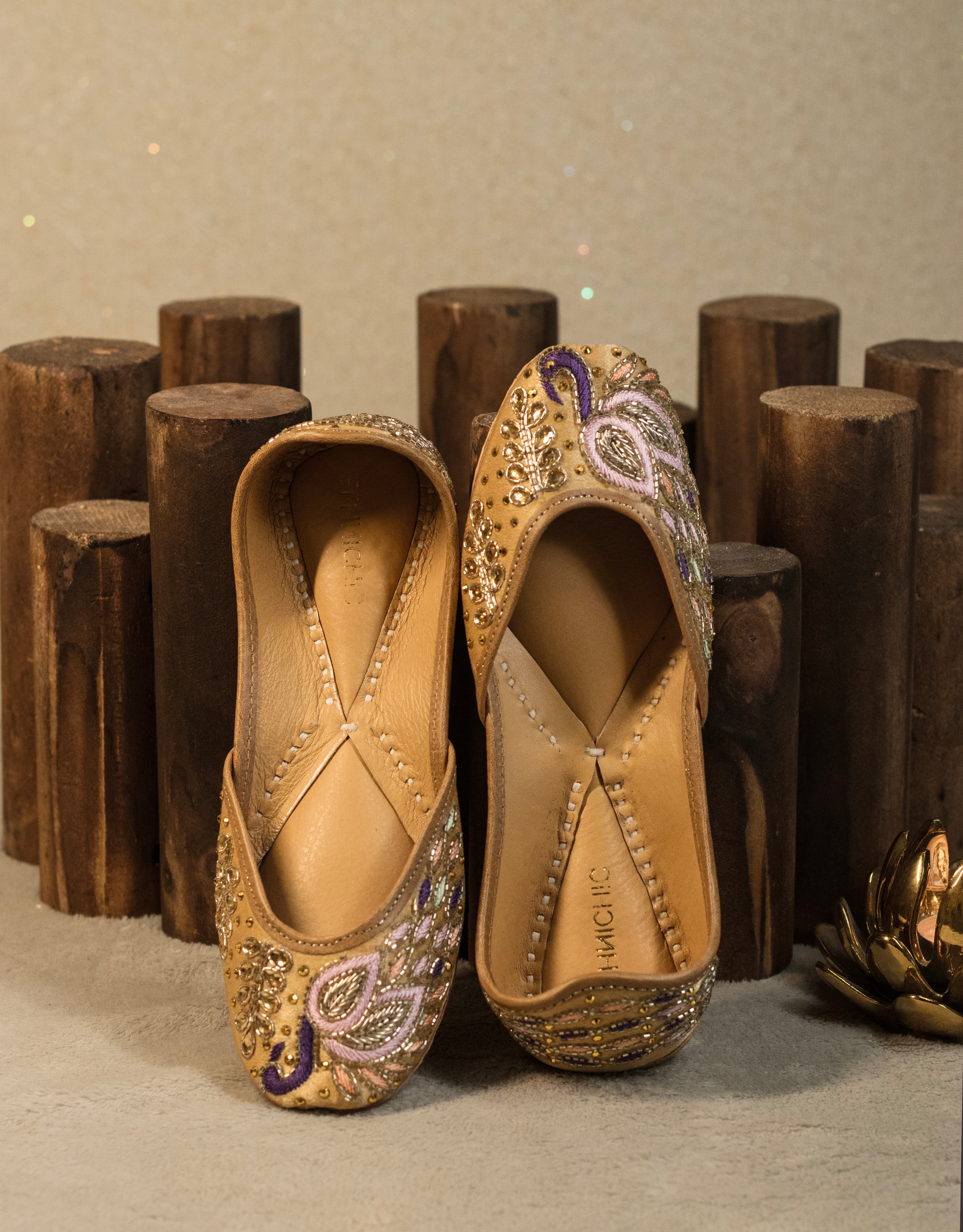 Golden Shimmer Scalloped Sequin Jutti
